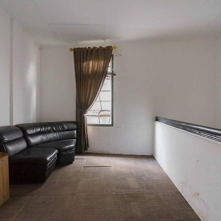 Urbanview Hotel Ananda Syariah By Reddoorz Bukittinggi Exterior photo