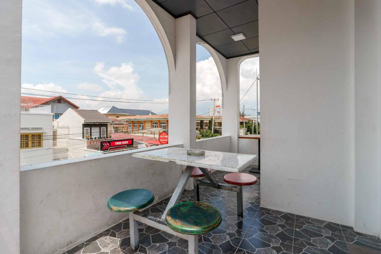 Urbanview Hotel Ananda Syariah By Reddoorz Bukittinggi Exterior photo