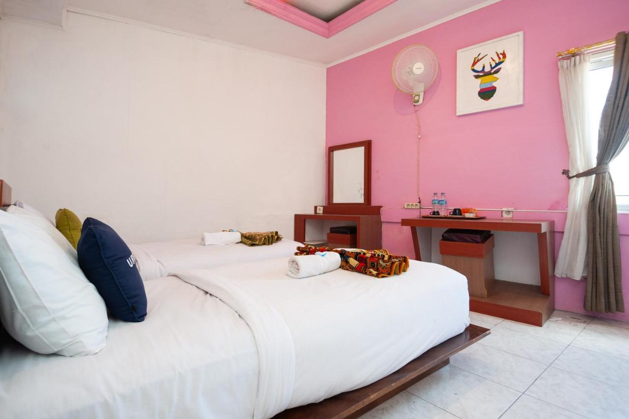 Urbanview Hotel Ananda Syariah By Reddoorz Bukittinggi Exterior photo